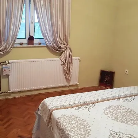 Apartman Zaara شقة