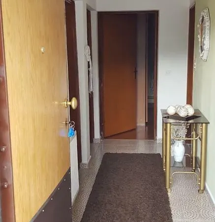 Apartman Zaara شقة *